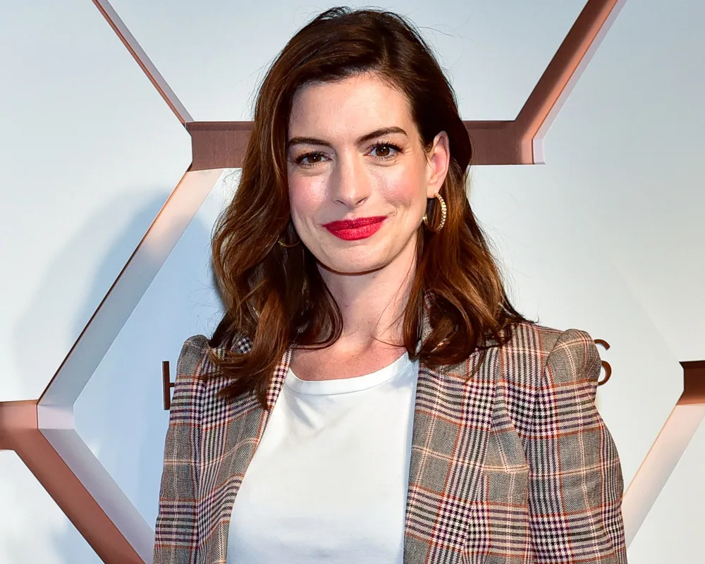 Anne Hathaway is born at Libra moon