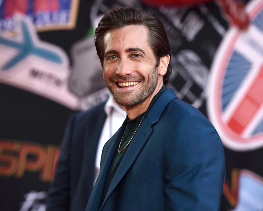 ake Gyllenhaal is a Sagittarius zodiac sign