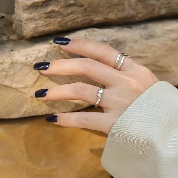 Minimalist Skinny Ring : Simulated Diamond Ring-3